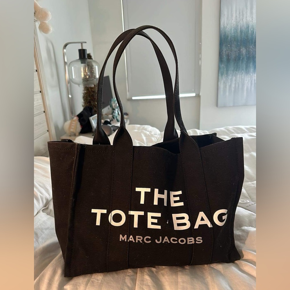 Marc Jacob’s large tote bag (more pics to come)